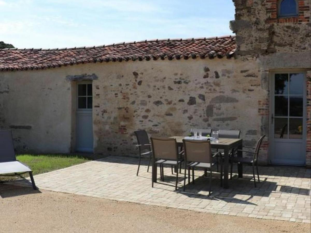 Gite 18Eme Renove Avec Piscine Couverte, Terrasse, Loisirs Et Wifi - 6 Pers. - Fr-1-426-432 Les Herbiers Exterior photo